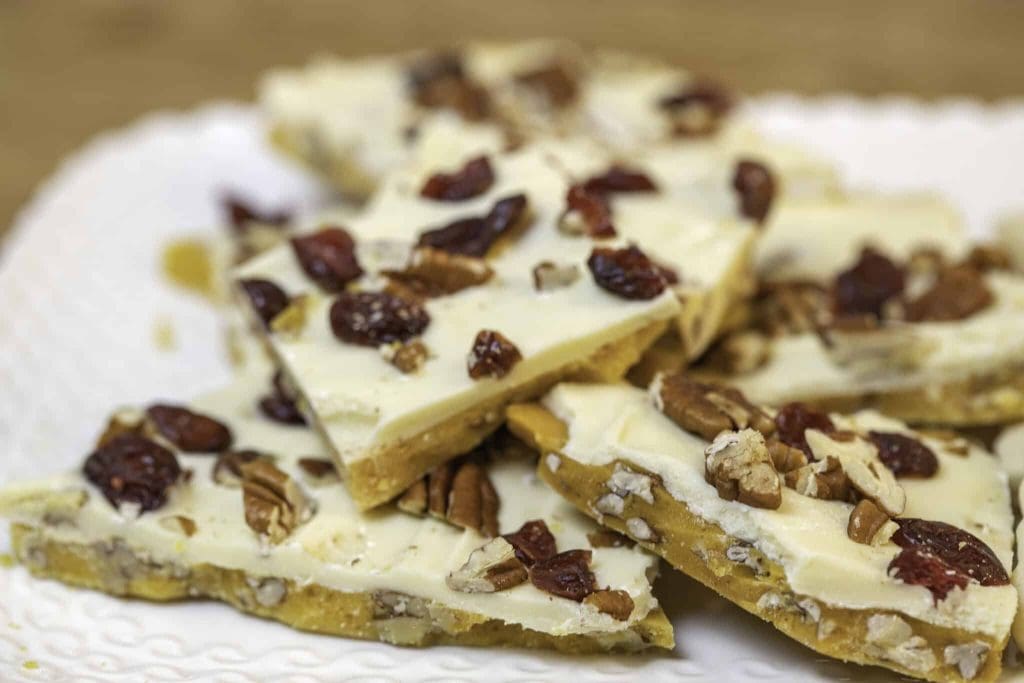 Holiday White Chocolate Brittle Bark Gusto TV
