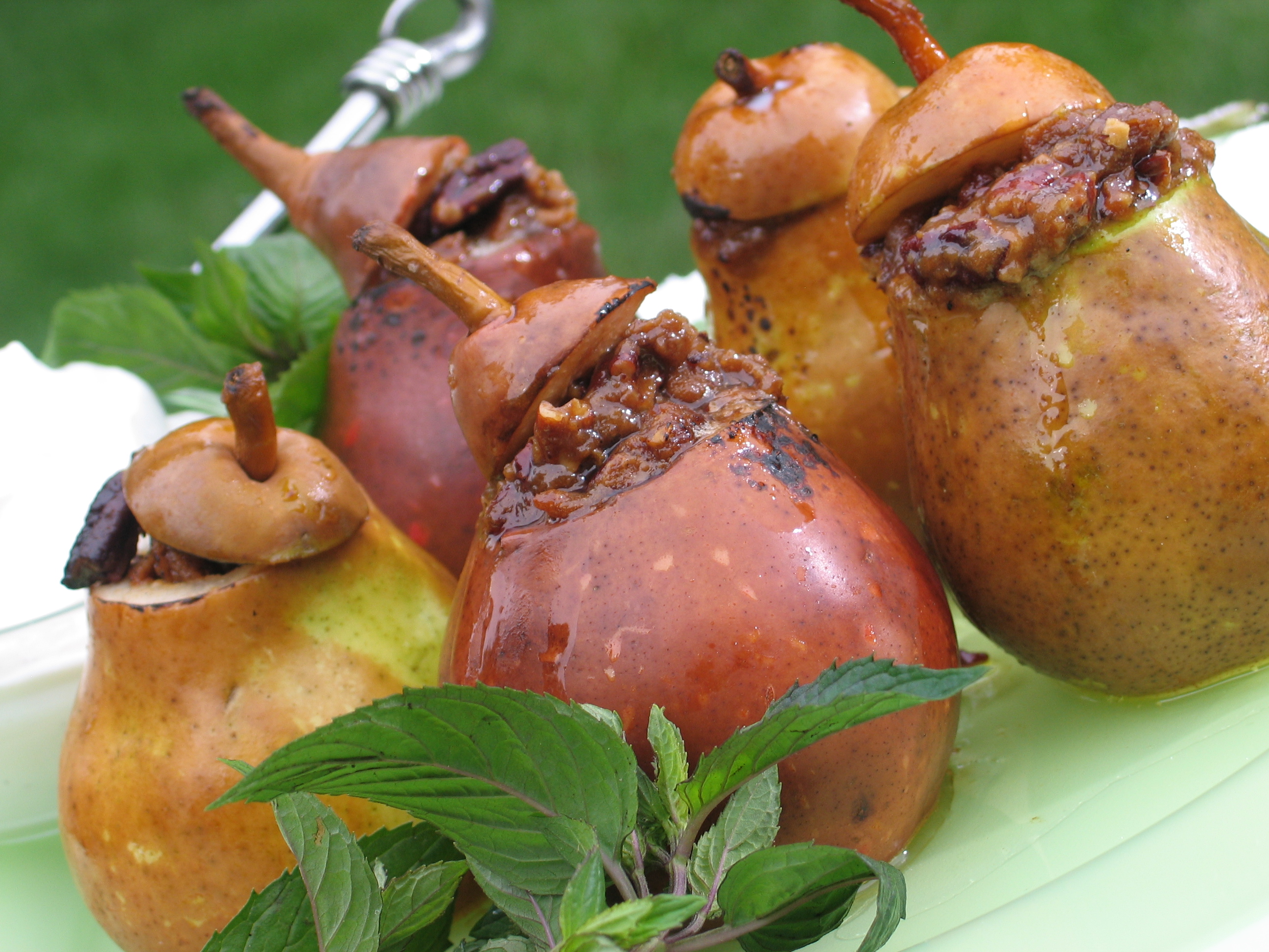 Roasted Stuffed Pears