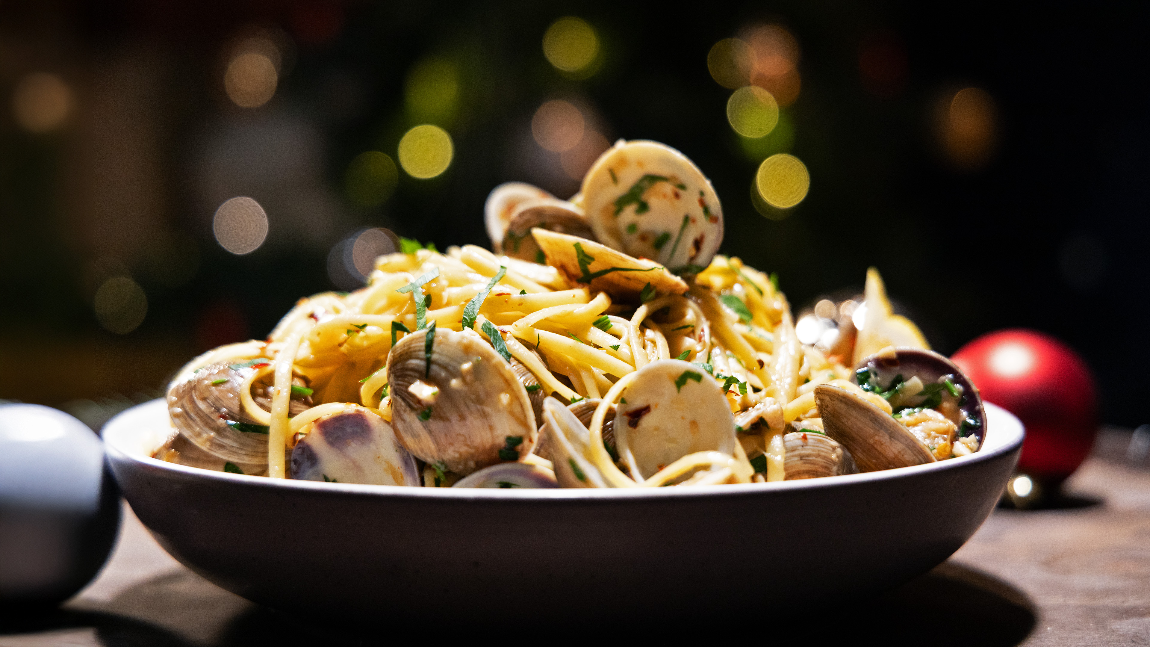 Italian Linguine with Clams Linguine alle Vongole