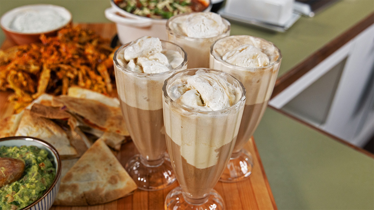 Classic Root Beer Floats Recipe