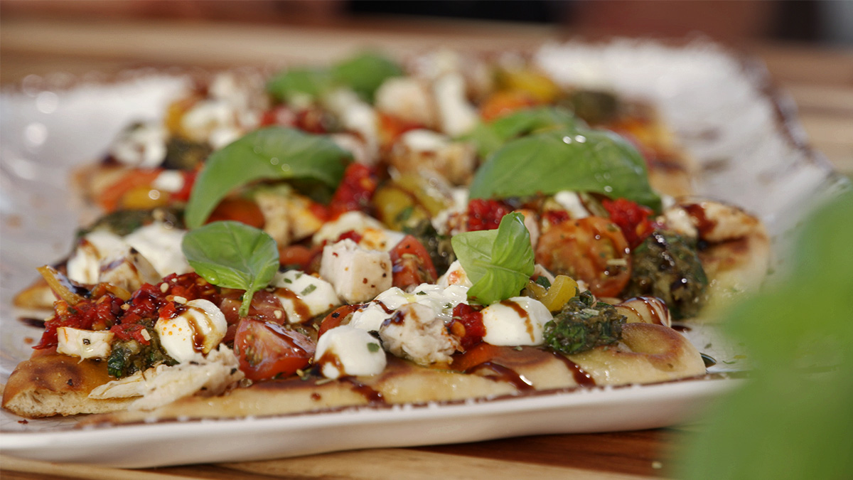 Chicken Bruschetta Flatbread Recipe