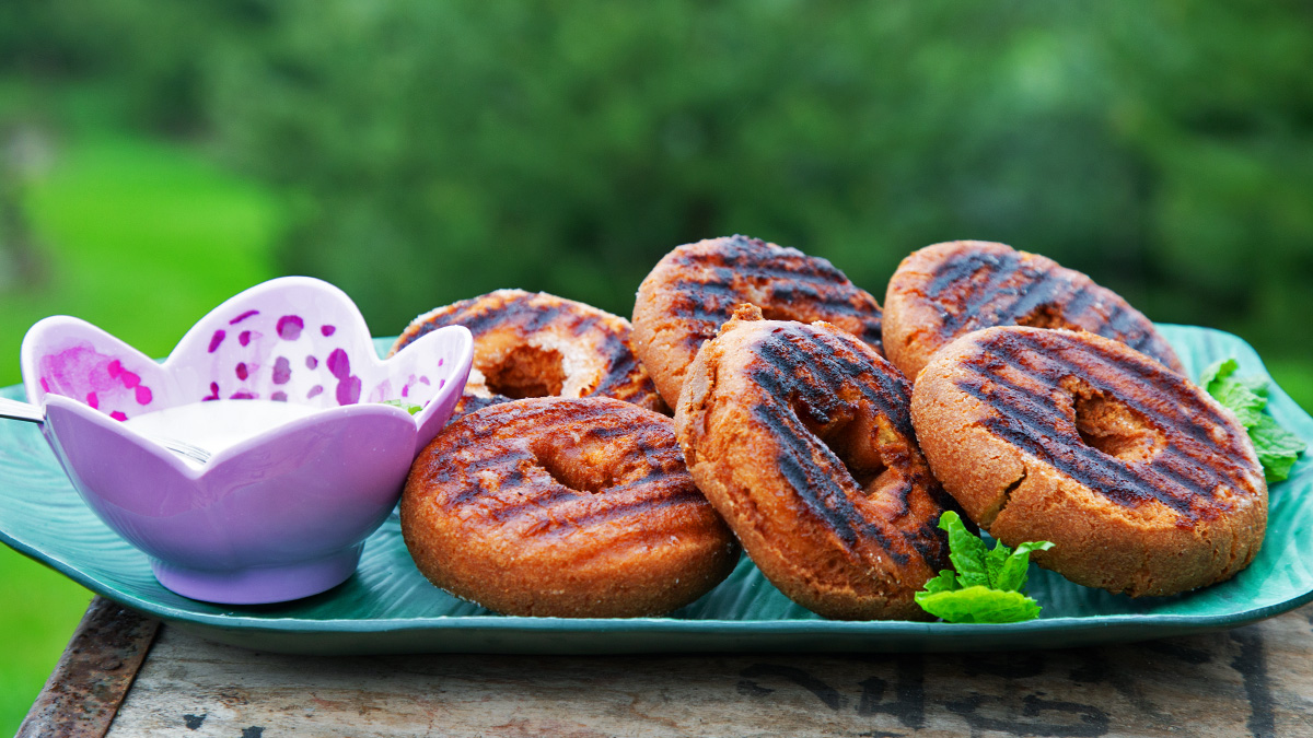 Irresistible Grilled Sugar & Cinnamon Doughnuts Recipe