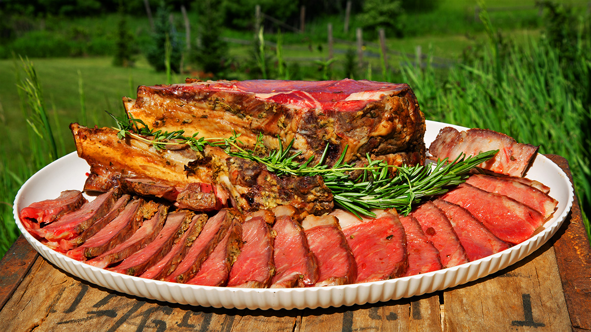 Irresistible Herb Smoked Prime Rib with Garlic and Horseradish Recipe