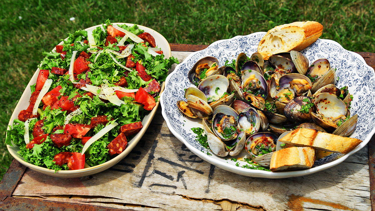 Irresistible Grilled Clams with Lemon Butter Sauce Recipe