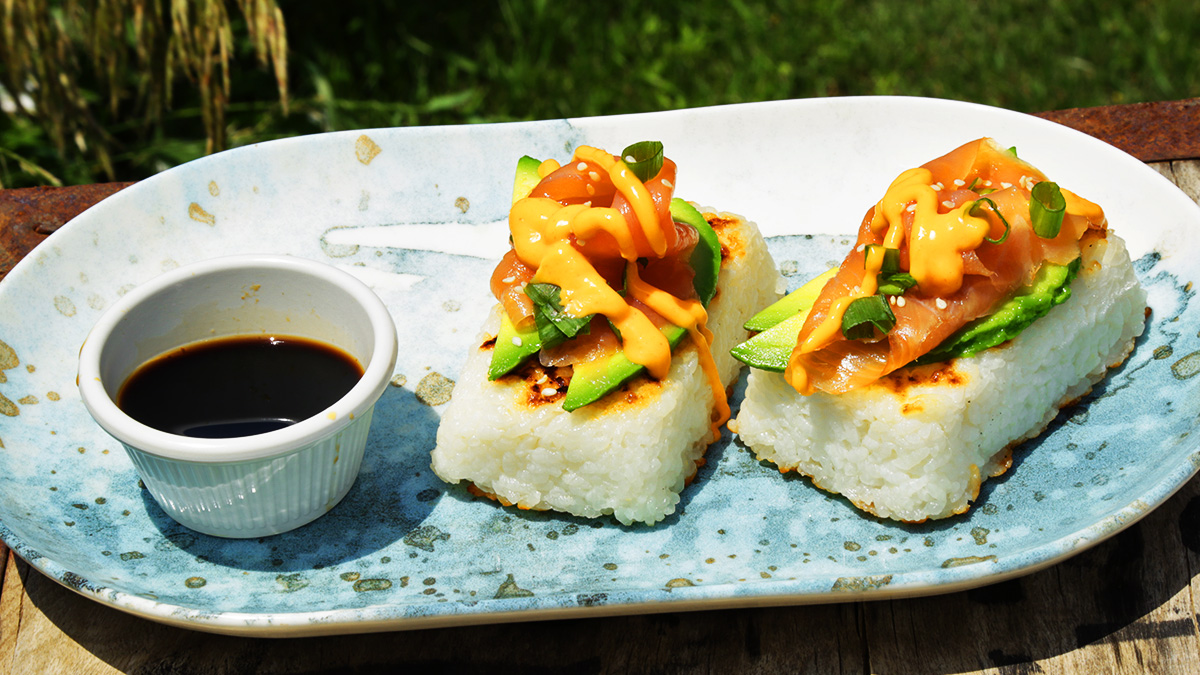 Ultimate Grilled Rice Cakes with Smoked Salmon and Avocado Recipe