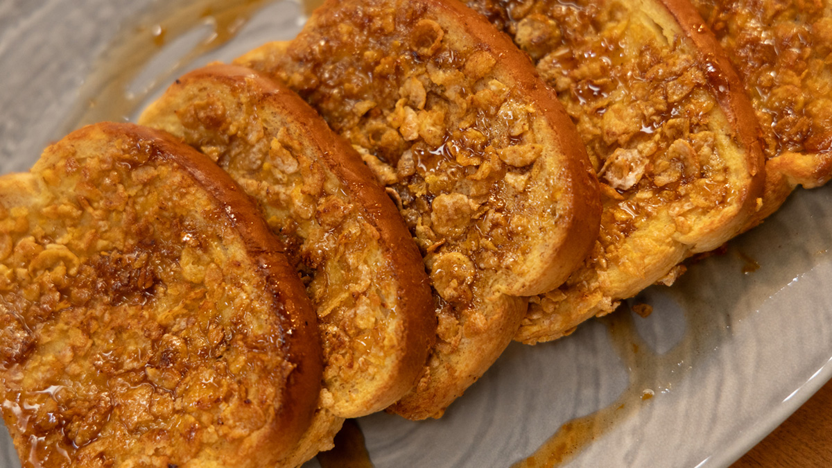 Irresistible Frosted Flakes-Crusted French Toast Recipe