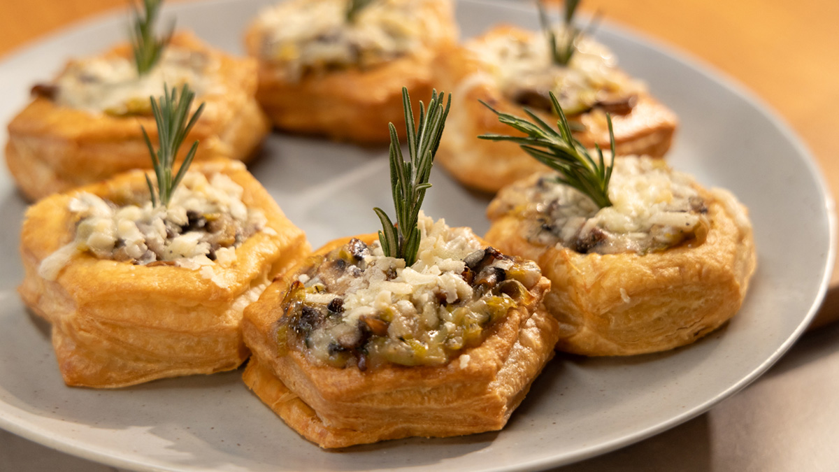 Irresistible Puffy Shirt Pastry Tarts Recipe