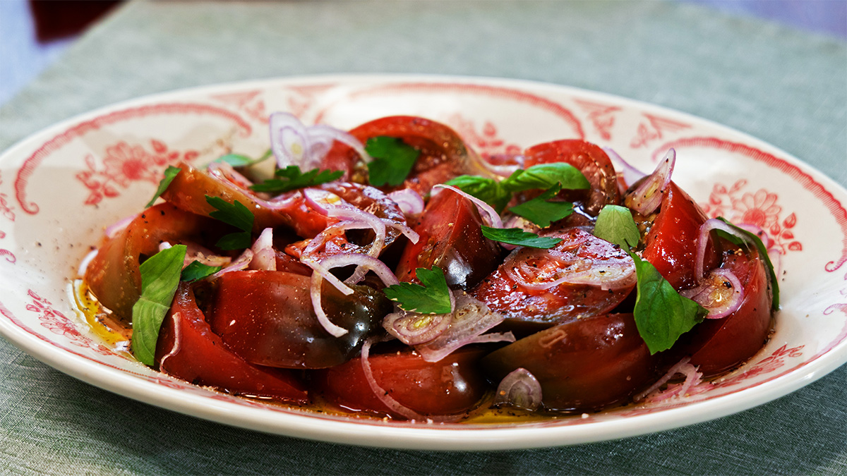 Delightful Salade de Tomates a la Francaise Recipe