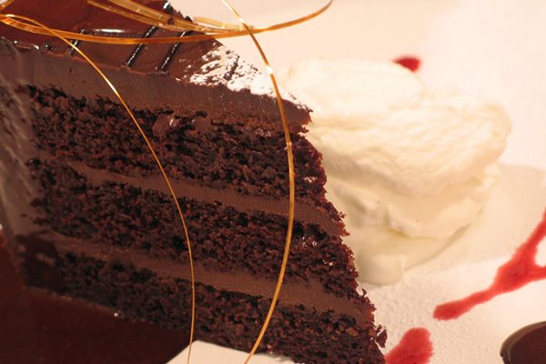 chocolate cake with raspberry sauce